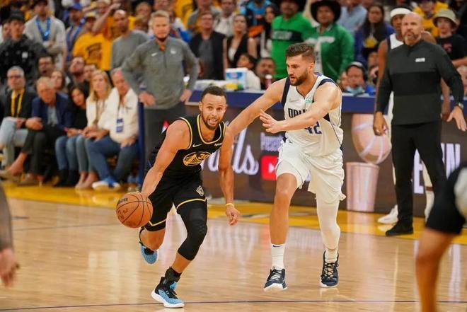 悬念丛生的 悬念丛生的