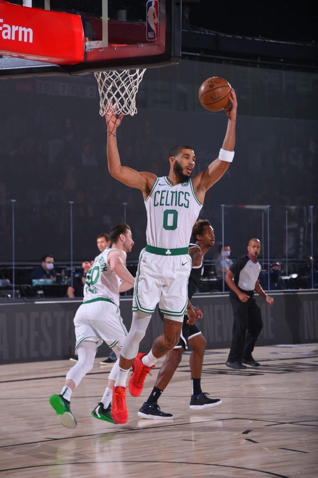 成为本届世 成为本届世