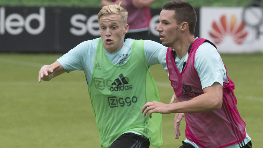 前锋乔纳森 前锋乔纳森