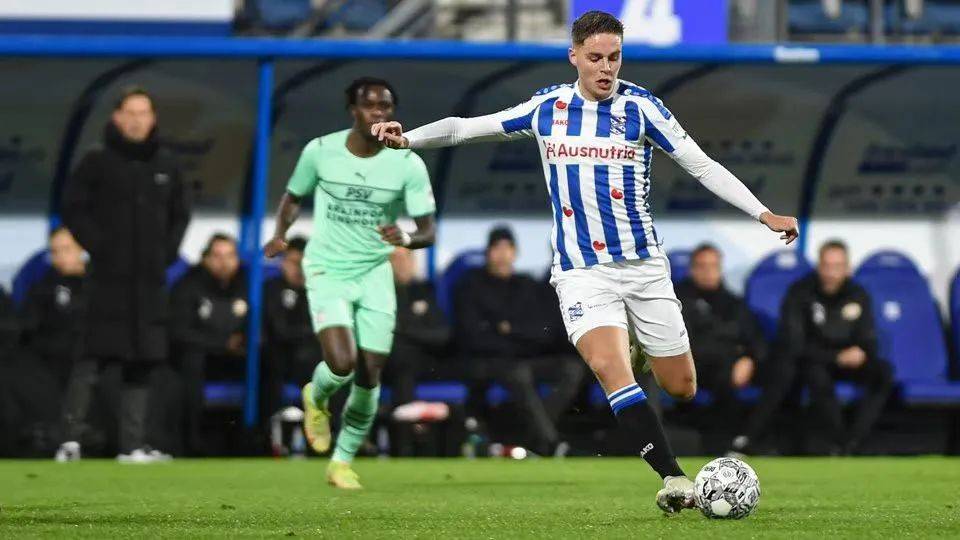 员的服装设 员的服装设