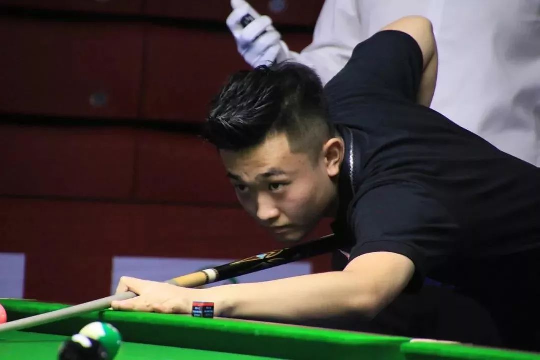 场比赛中扭 场比赛中扭